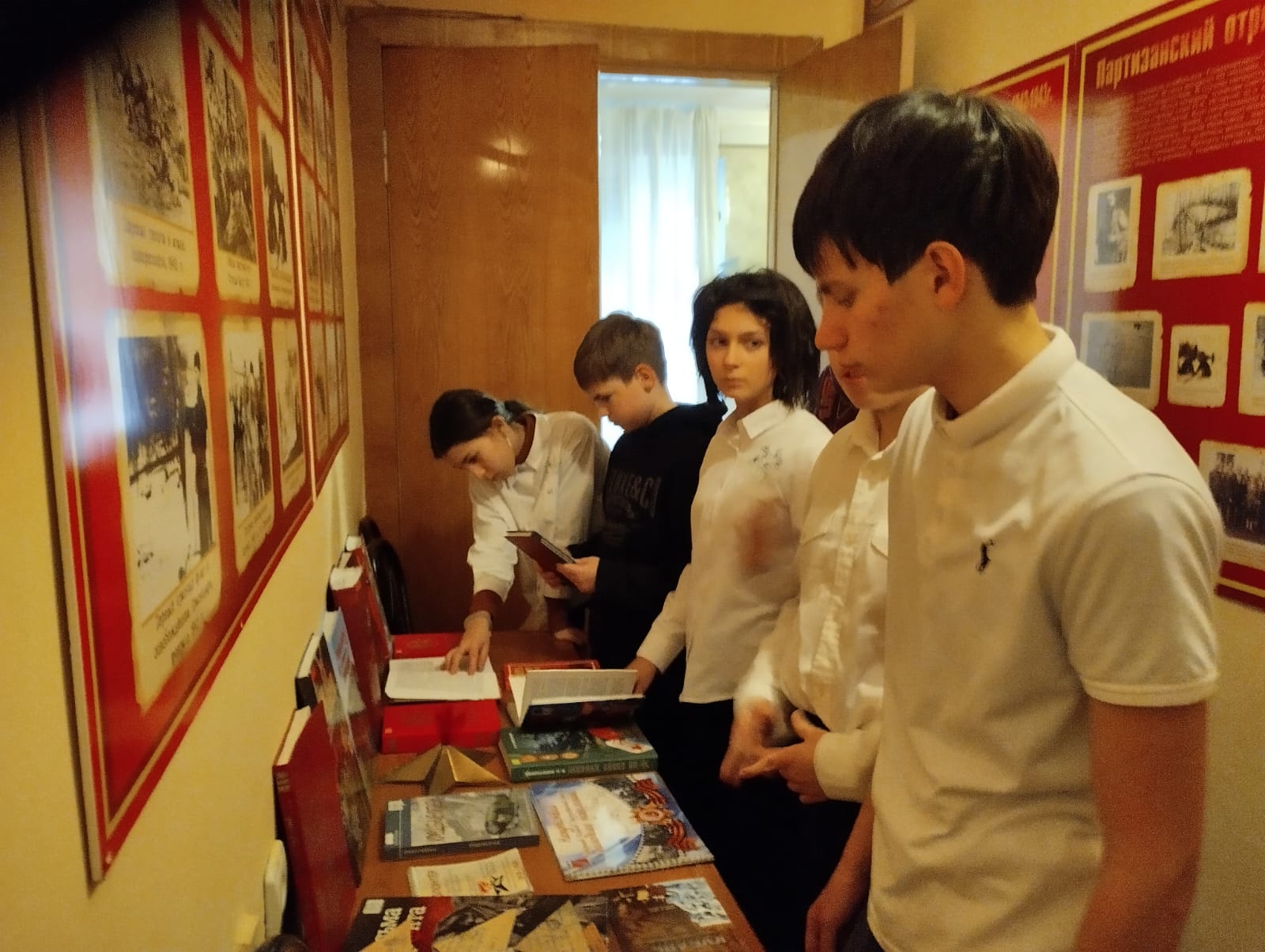 обучающиеся школы-интерната посетили школьный музей